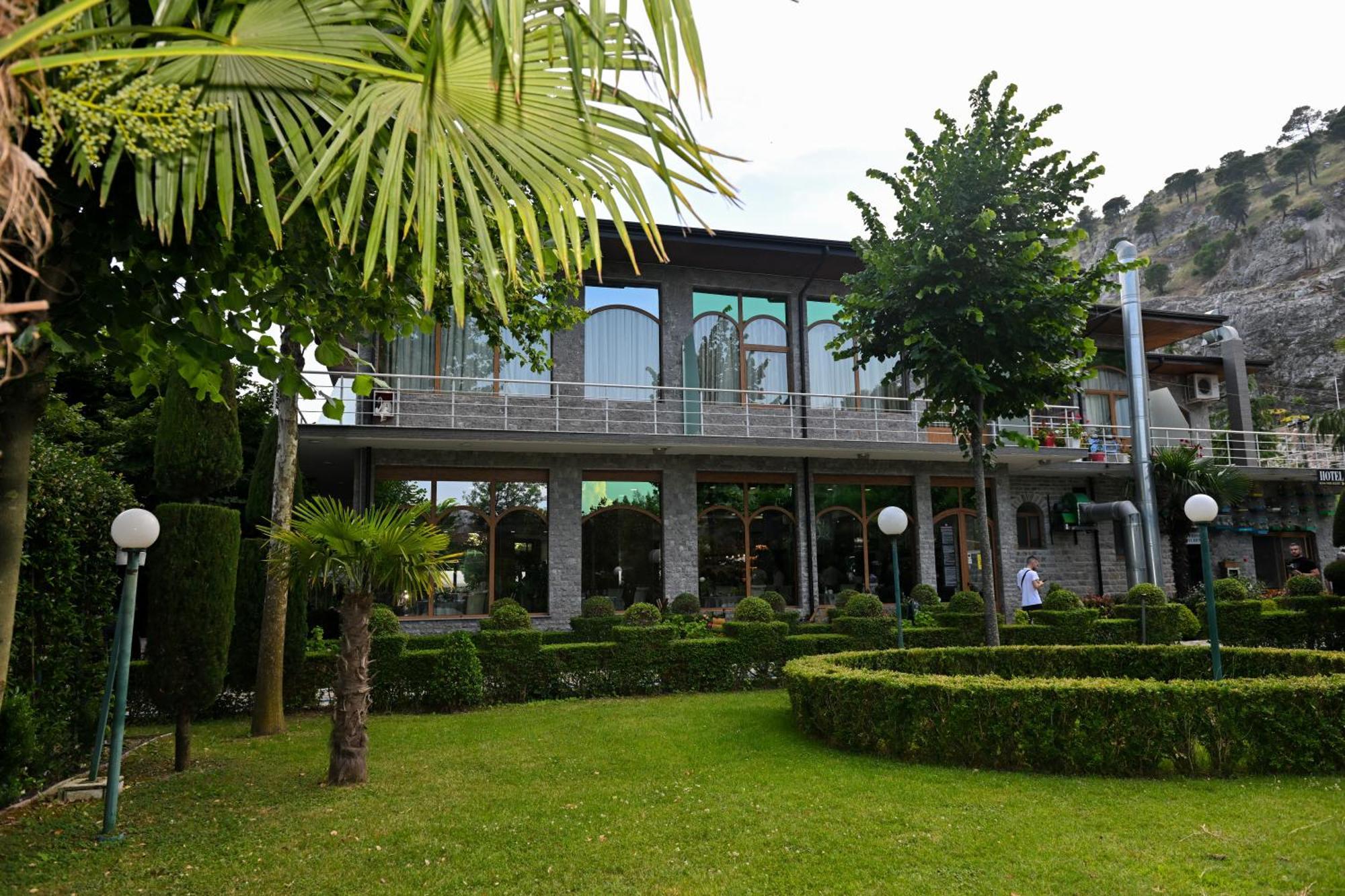 Buna Park Hotel Shkoder Ngoại thất bức ảnh