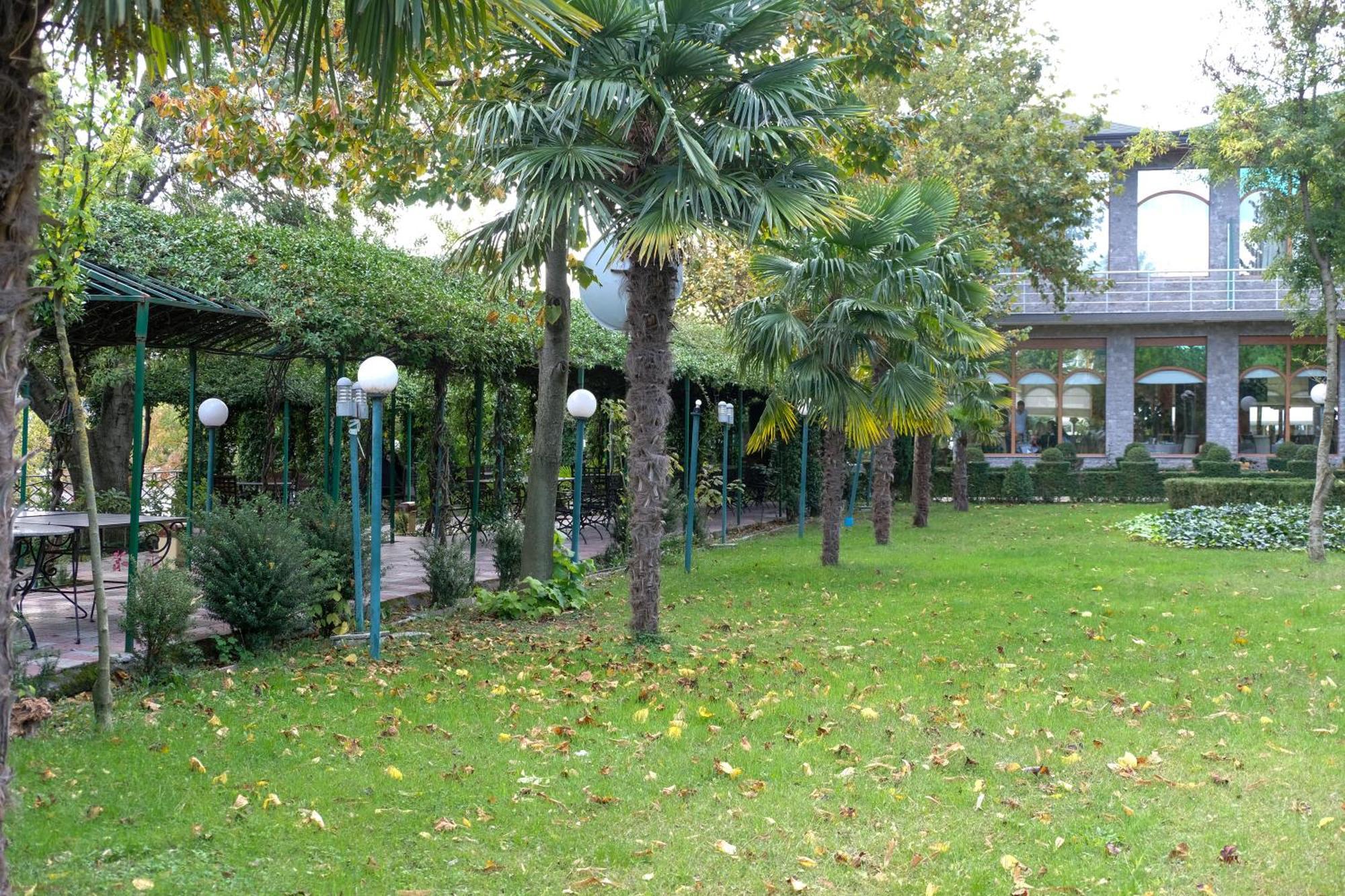 Buna Park Hotel Shkoder Ngoại thất bức ảnh
