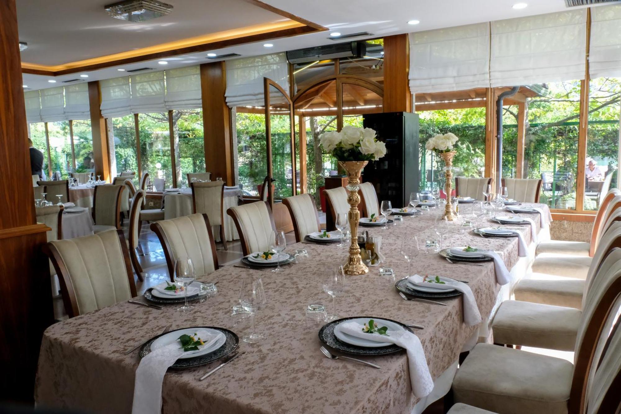 Buna Park Hotel Shkoder Ngoại thất bức ảnh