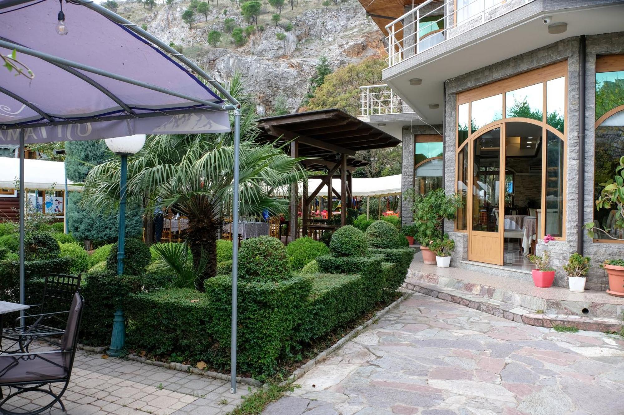 Buna Park Hotel Shkoder Ngoại thất bức ảnh