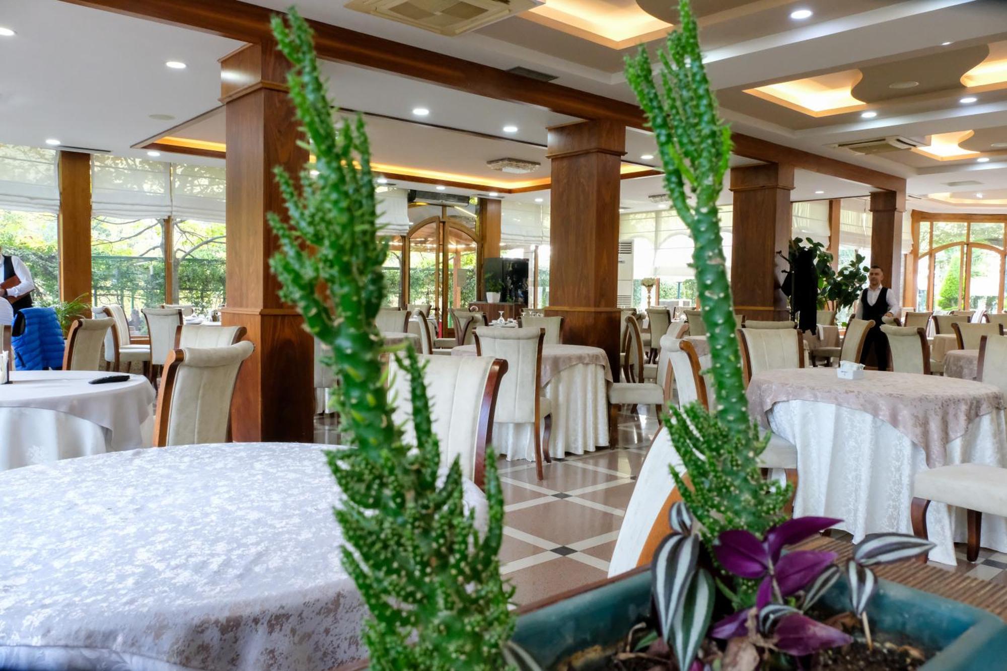 Buna Park Hotel Shkoder Ngoại thất bức ảnh