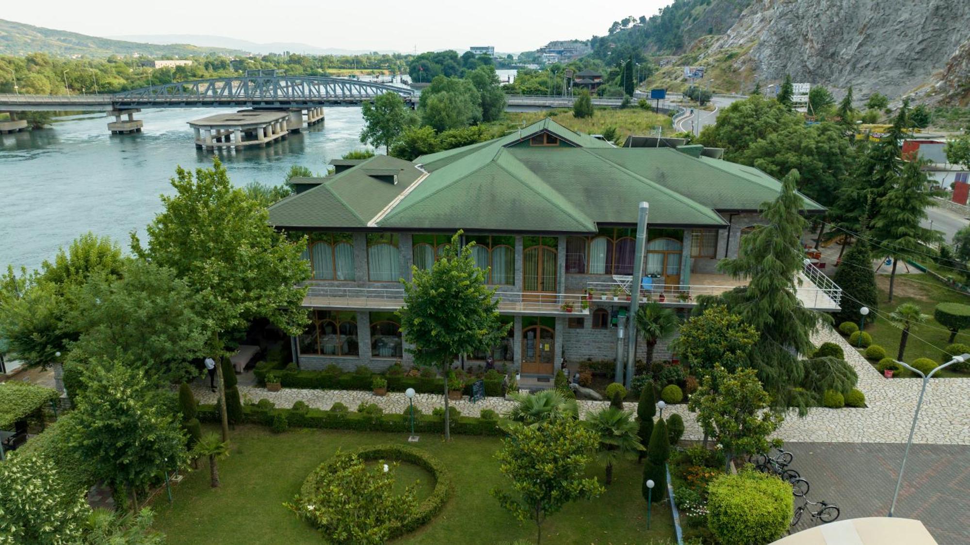 Buna Park Hotel Shkoder Ngoại thất bức ảnh