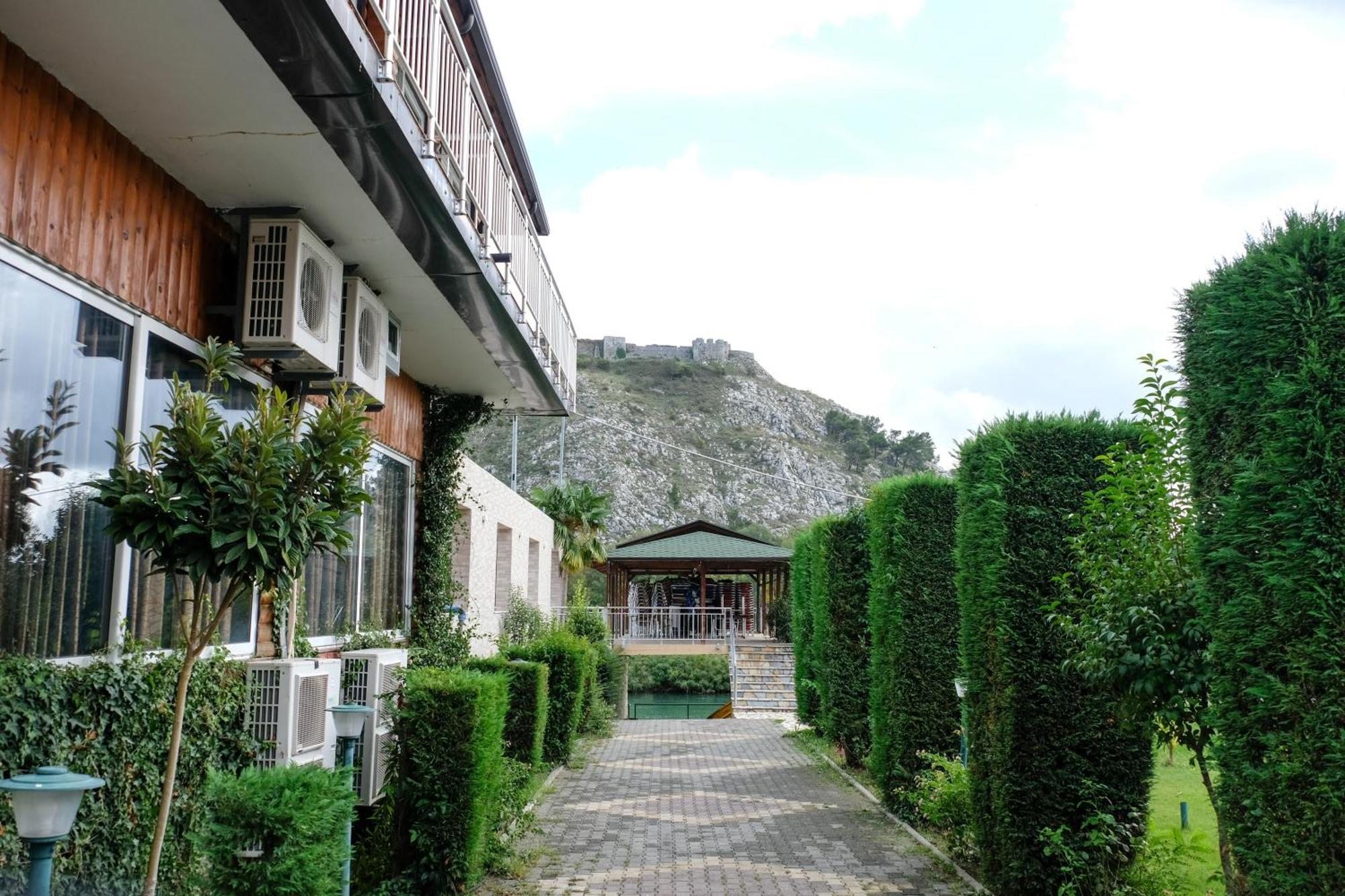 Buna Park Hotel Shkoder Ngoại thất bức ảnh