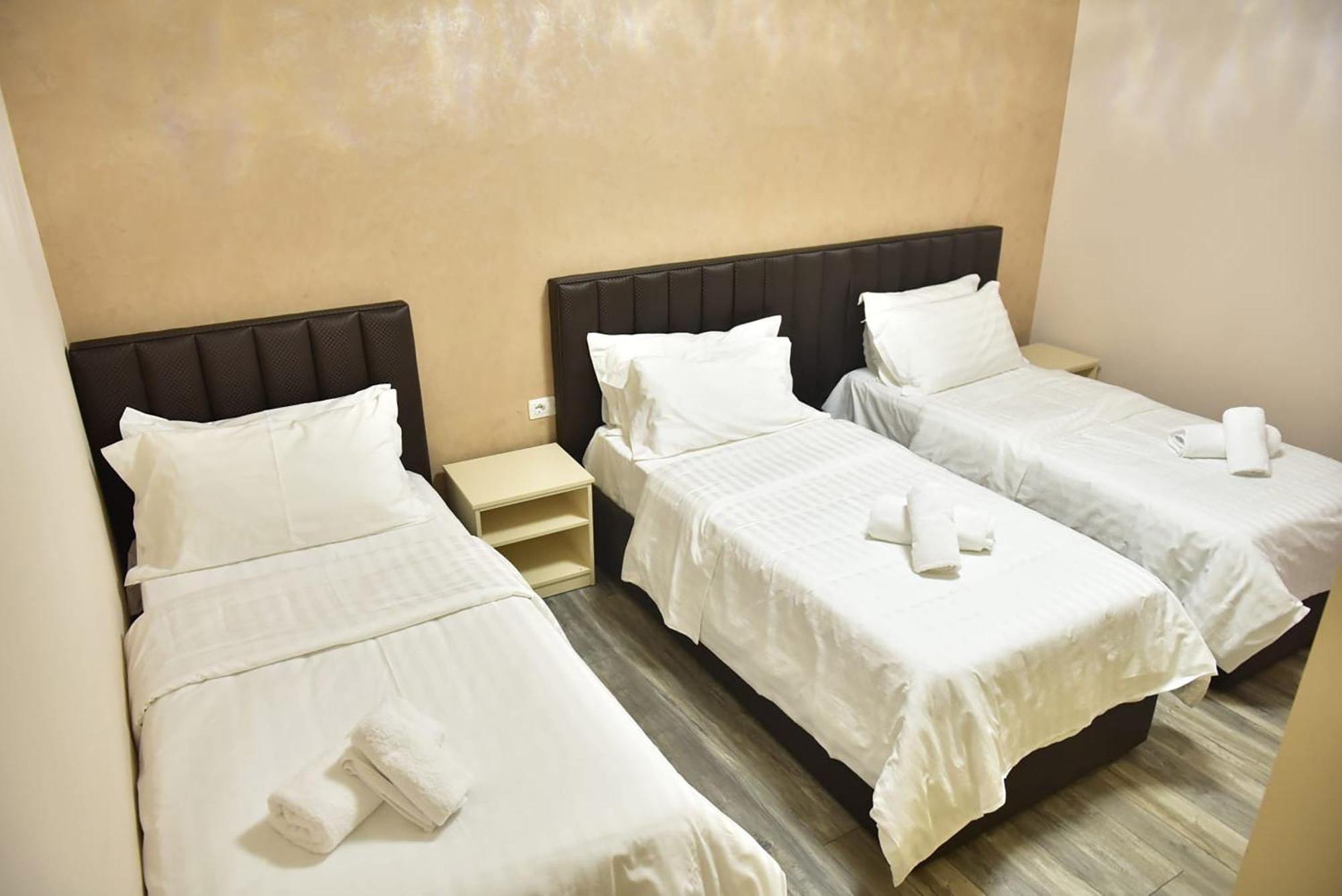 Buna Park Hotel Shkoder Ngoại thất bức ảnh