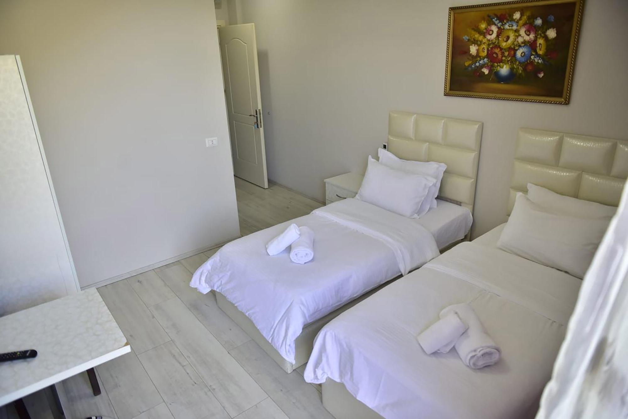 Buna Park Hotel Shkoder Ngoại thất bức ảnh